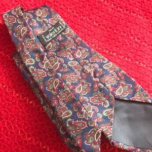 100% Silk Valentini Tie, Paisley